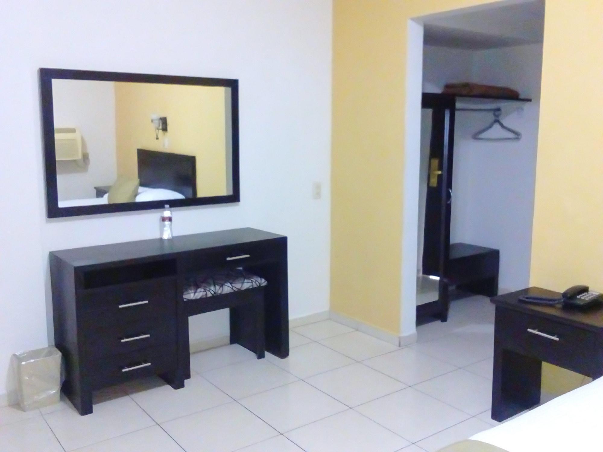 Hotel Impala De Tampico Bagian luar foto